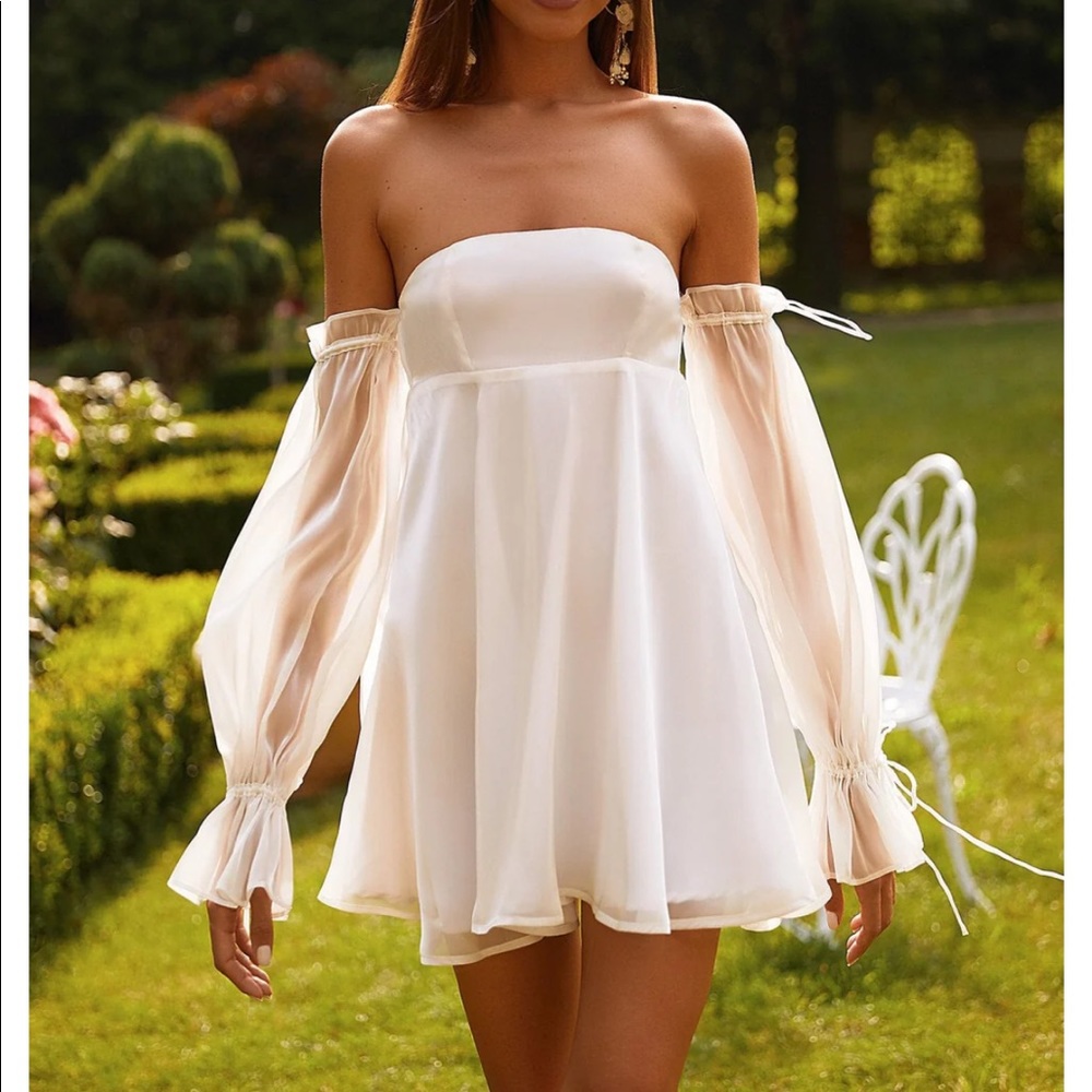 Alamour The Label Off-Shoulder Ivory Mini Dress